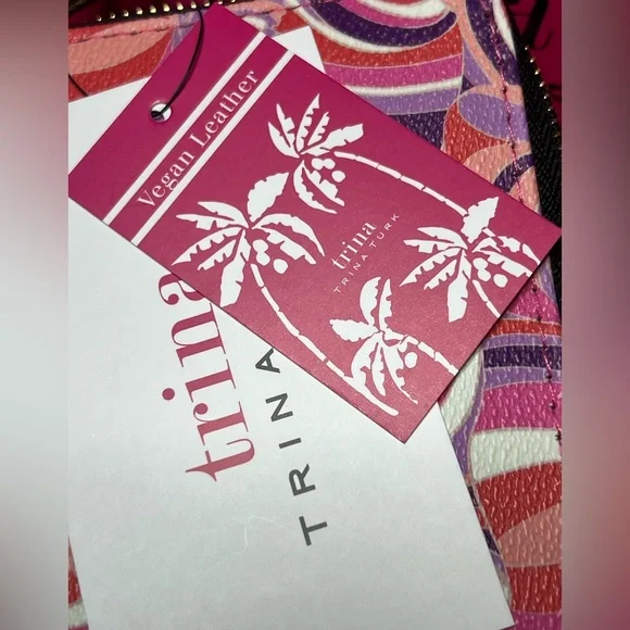❤️Trina Turk Wallet/ Wristlet NWT
Anemone Swirl Pattern Wallet in Pink &Purple - Picture 6 of 10